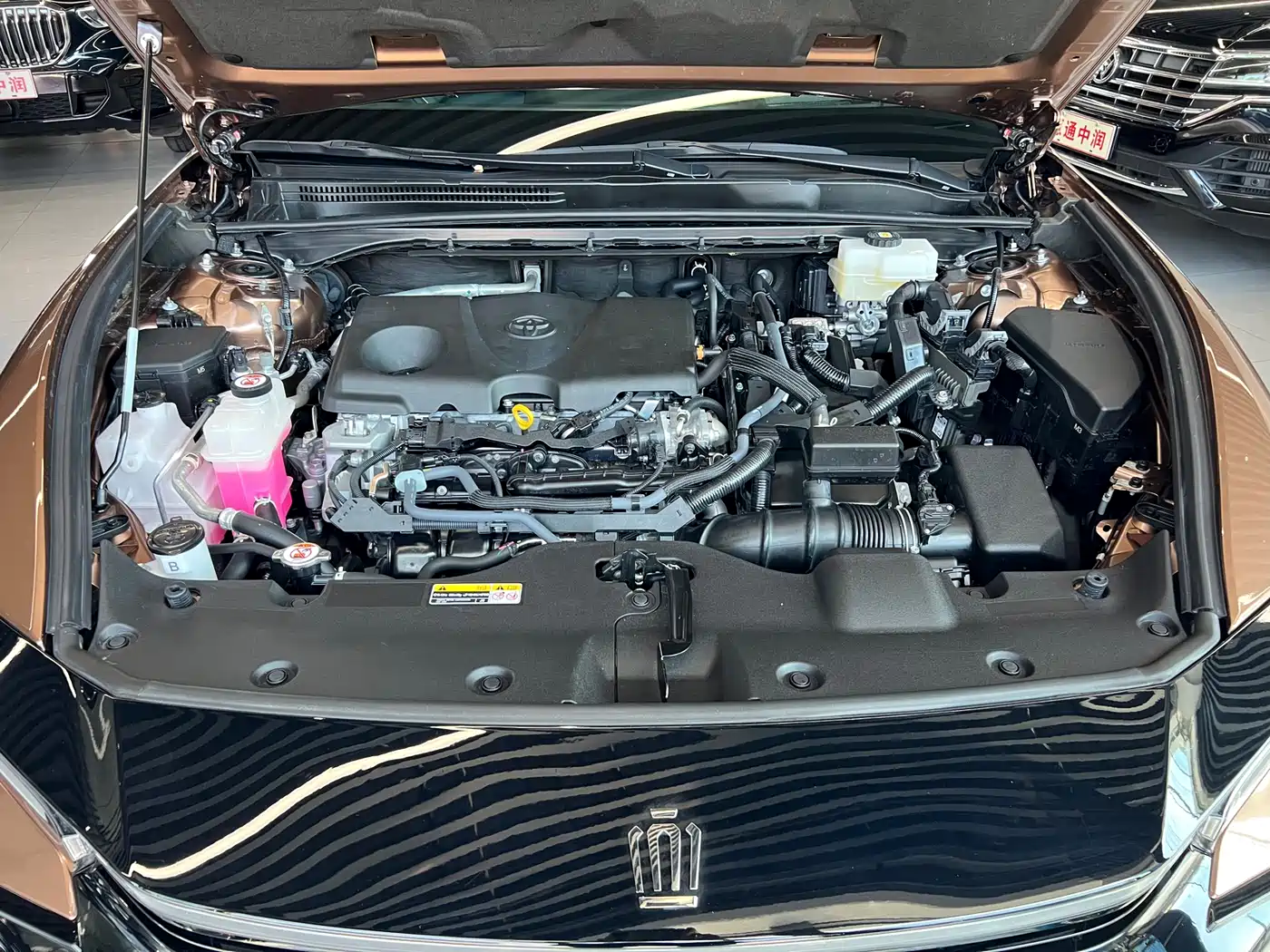 Toyota Crown SportCross 2023 2.5L SportCross HEV FWD Premium Edition фото 19