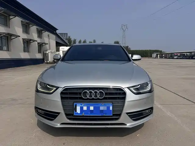 Audi A4L 2015 35 TFSI Auto Comfort — фото 2