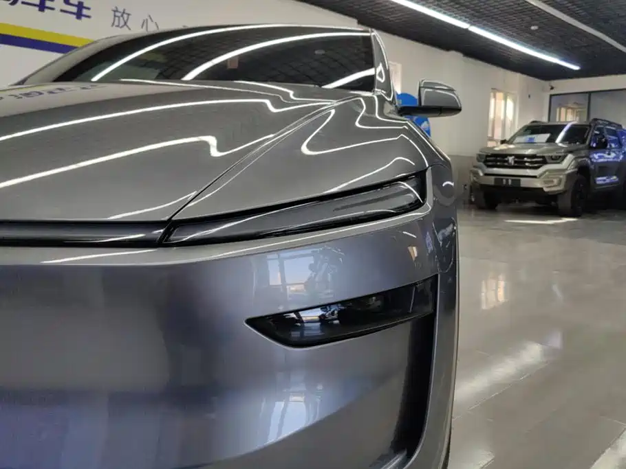 Photo 5 - Tesla Model Y