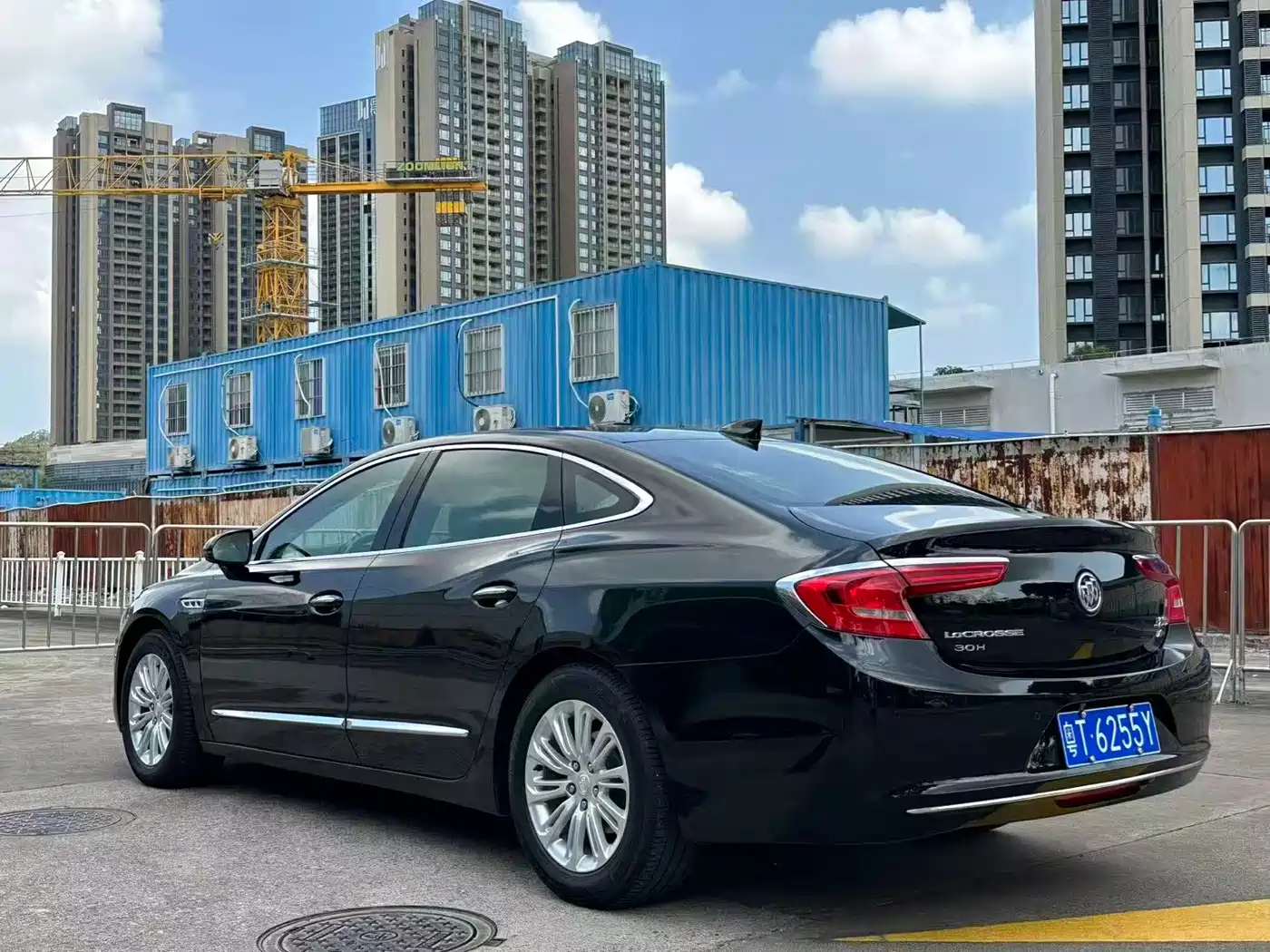 Photo 7 - Buick LaCrosse