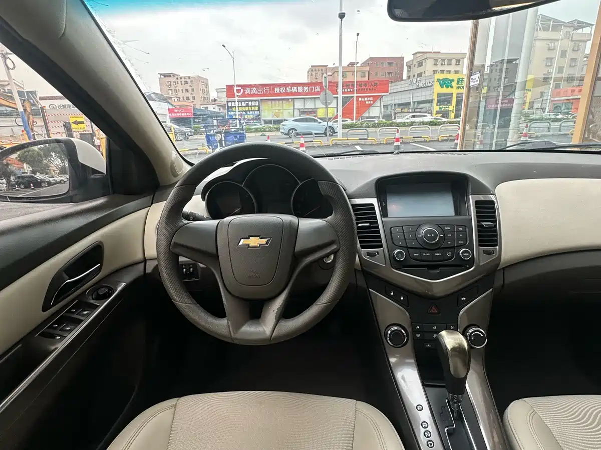 Chevrolet Cruze 2015 1.5L Classic SE AT фото 10