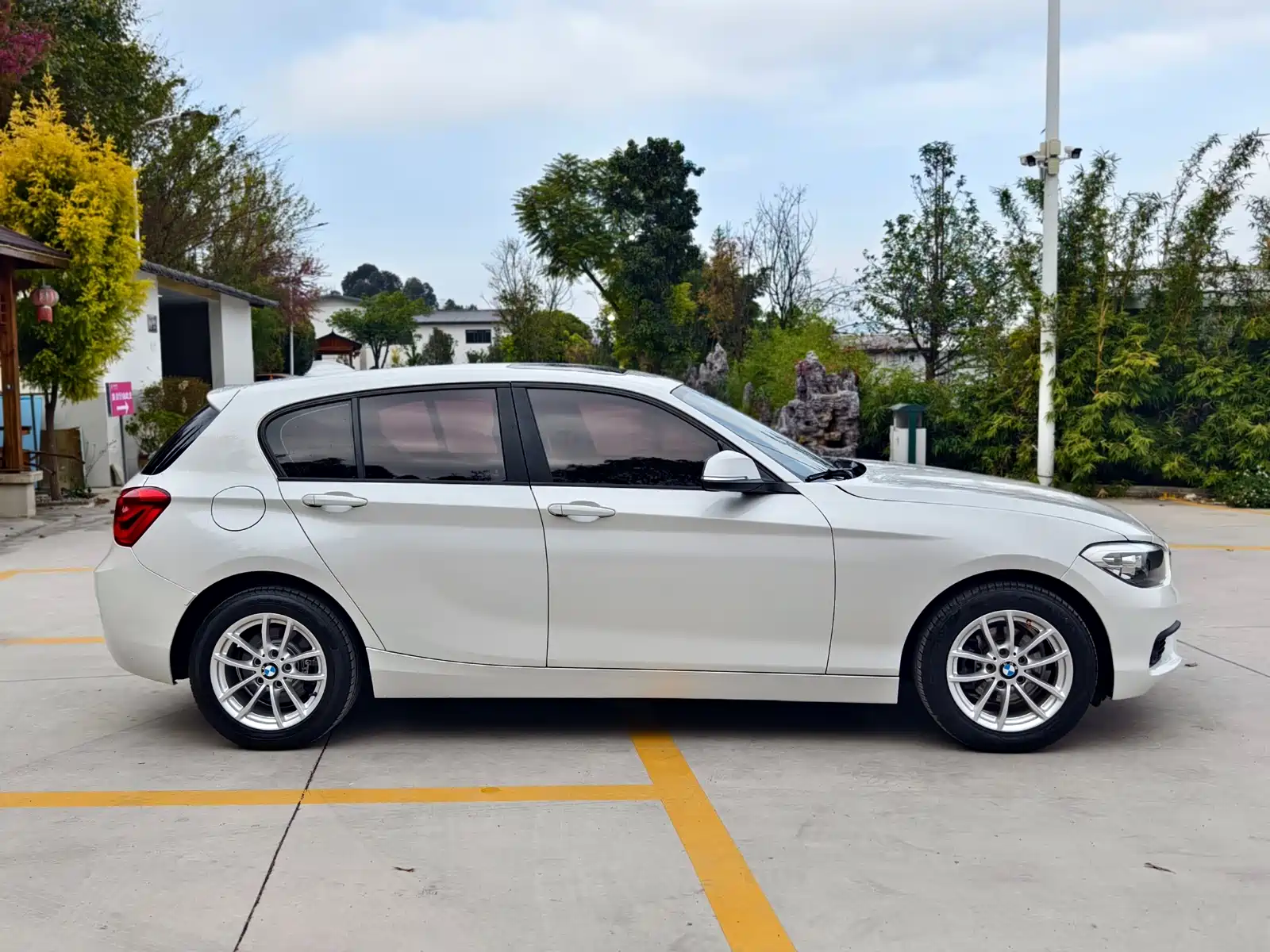صورة 8 - BMW 1 Series (Import)