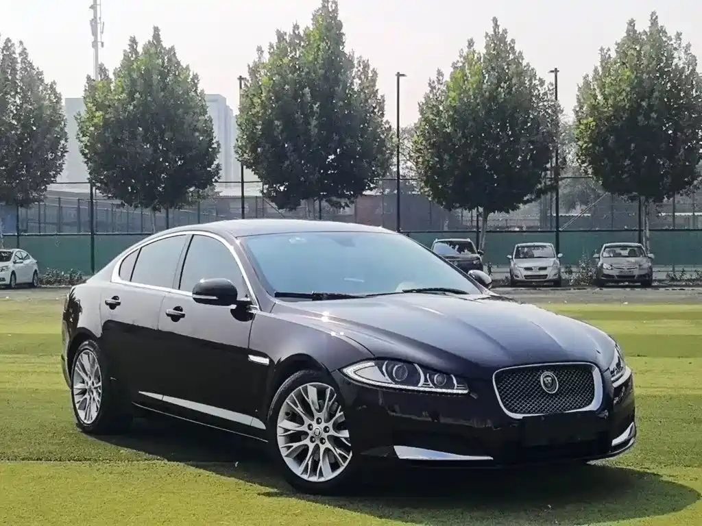 Jaguar XF 2015 2015 XF 2.0T Luxury Edition