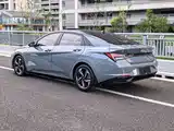Photo 5 - Hyundai Elantra
