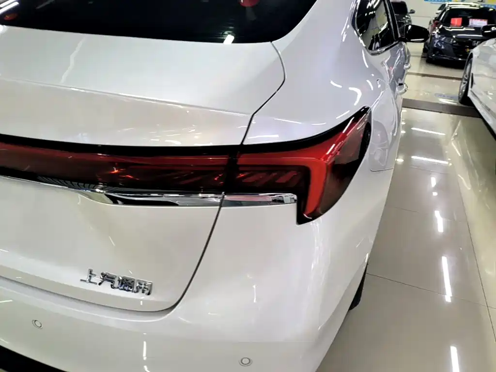 Buick LaCrosse 2025 2025 Model 28T Platinum Edition