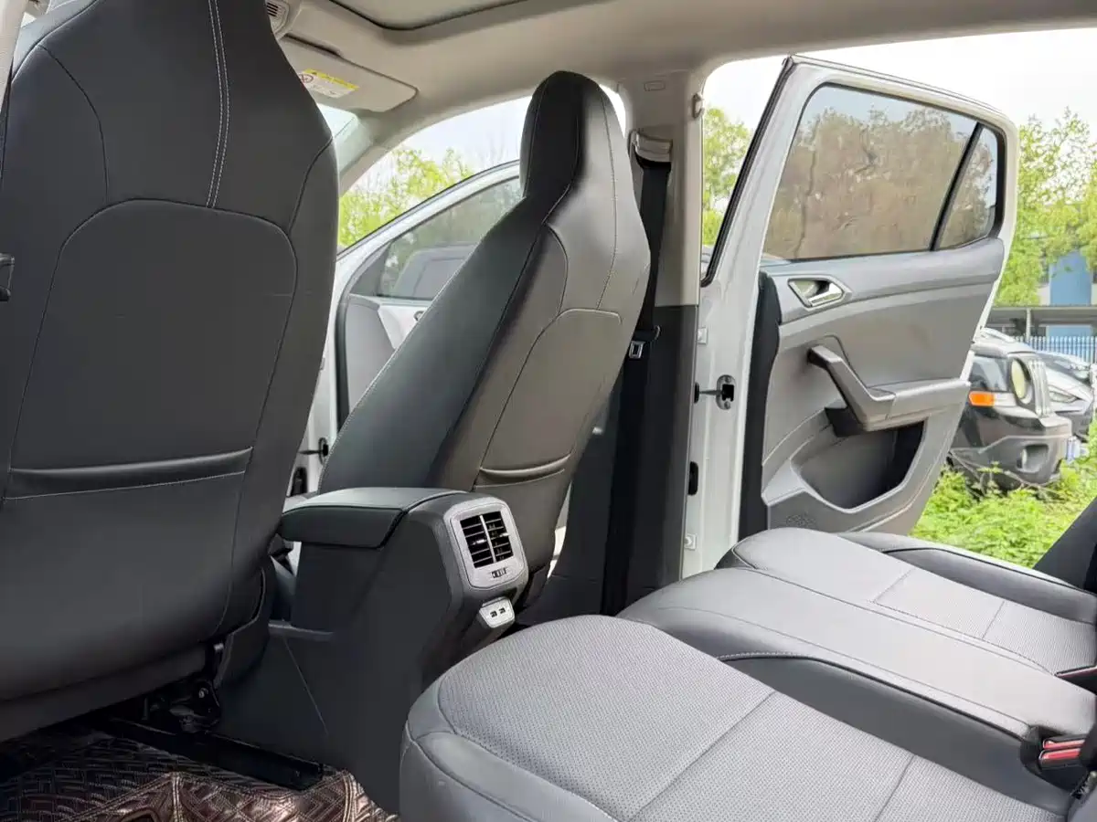 Volkswagen T-Cross 2019 280TSI DSG Luxury Edition фото 11