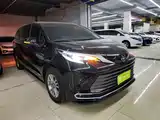 Фото 4 - Toyota Sienna