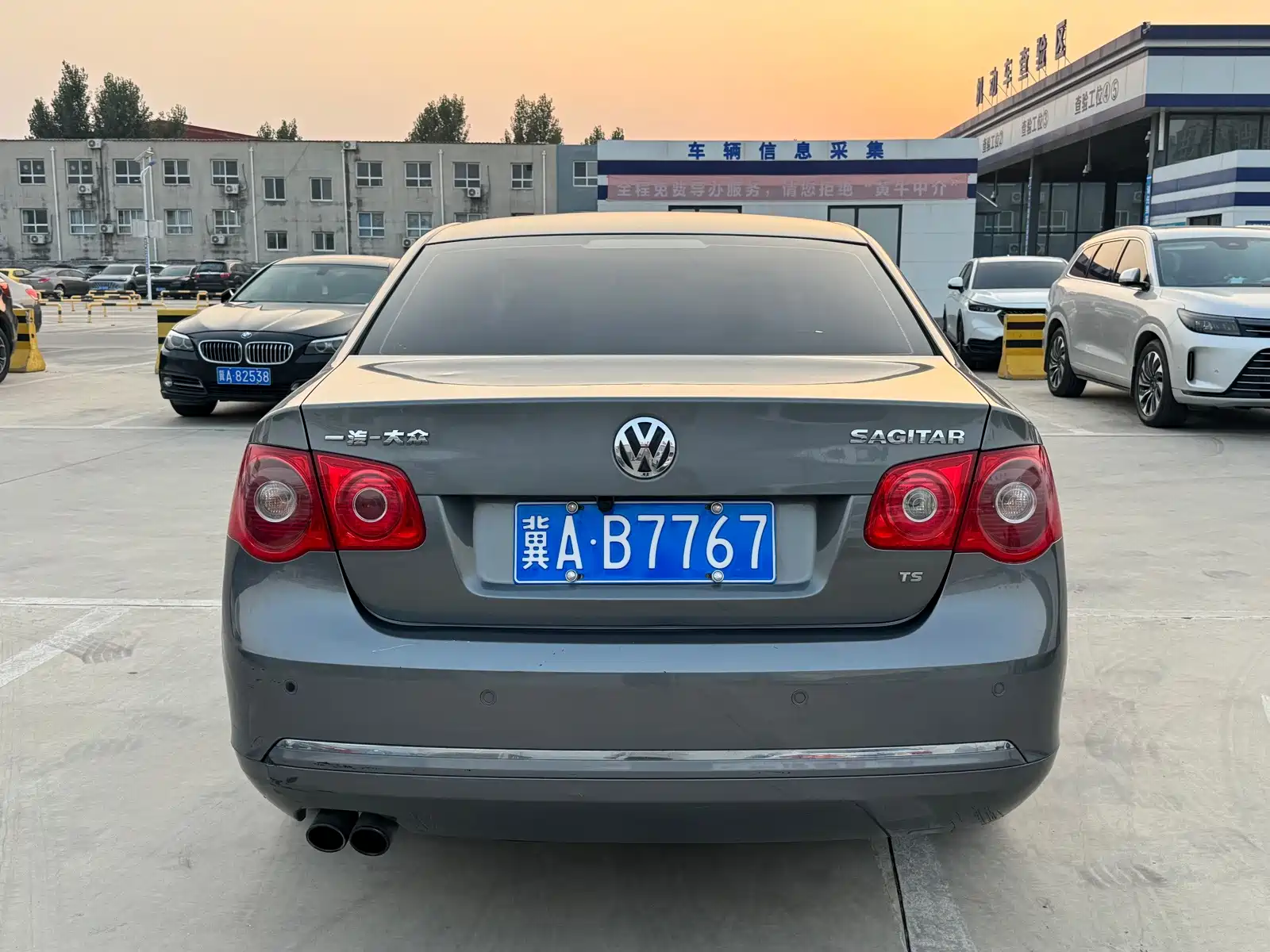 Photo 5 - Volkswagen Sagitar
