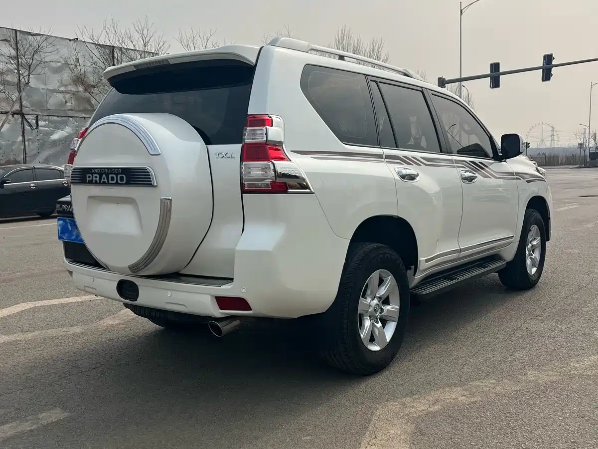 Toyota Prado (Import) 2014 2.7L Automatic Luxury фото 12