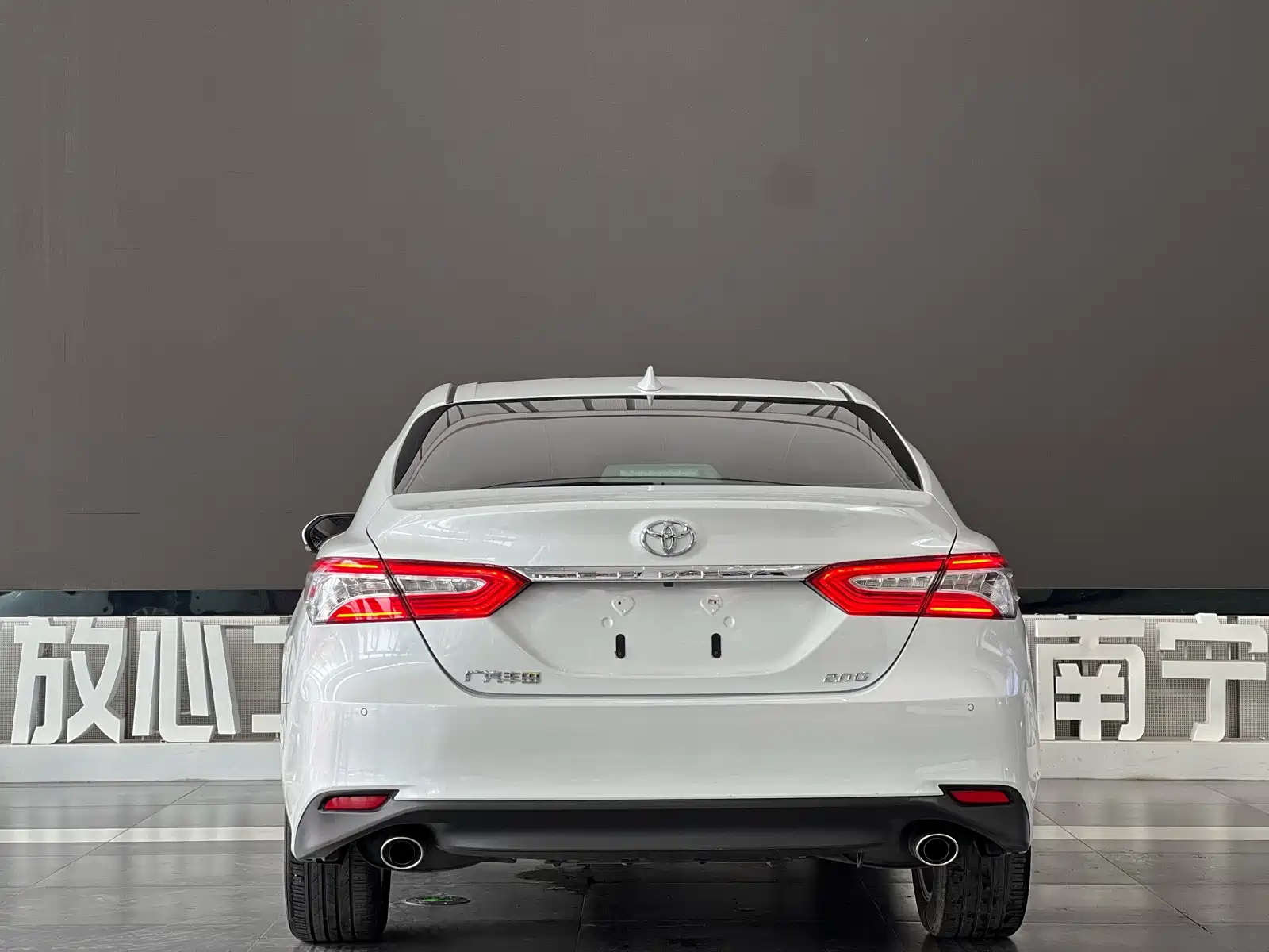 Фото 18 - Toyota Camry