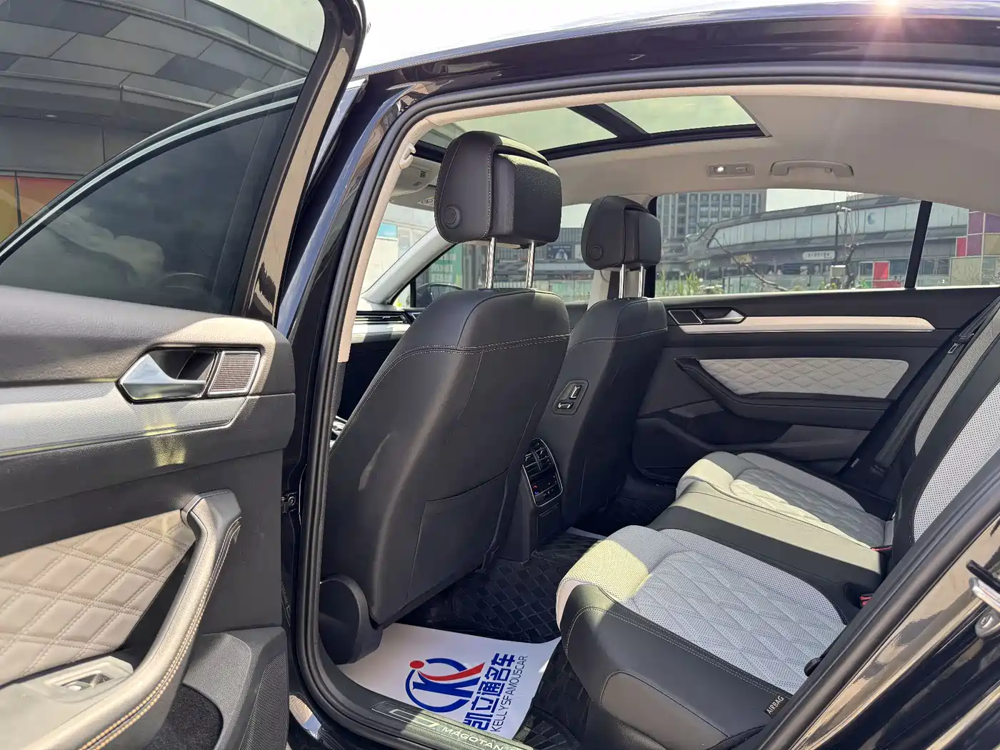 Volkswagen Magotan 2025 Popular Edition 330TSI DSG Luxury фото 8
