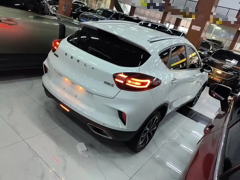 صورة 7 - Geely Emgrand GS
