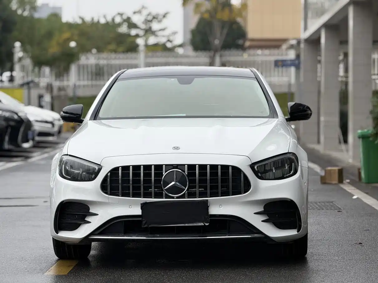 Фото 6 - Mercedes-Benz E-Class