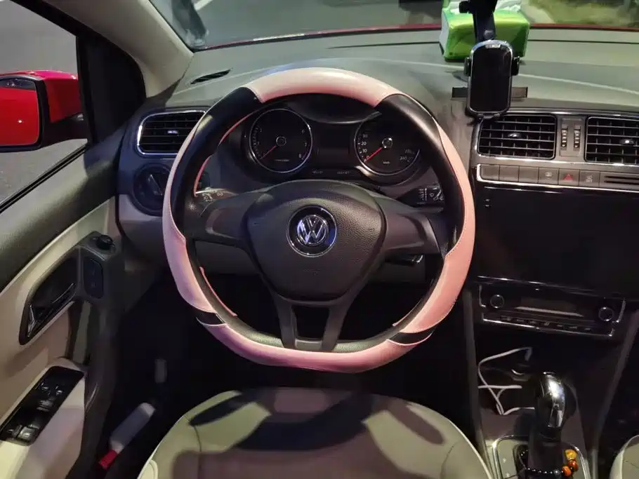 Photo 15 - Volkswagen Polo