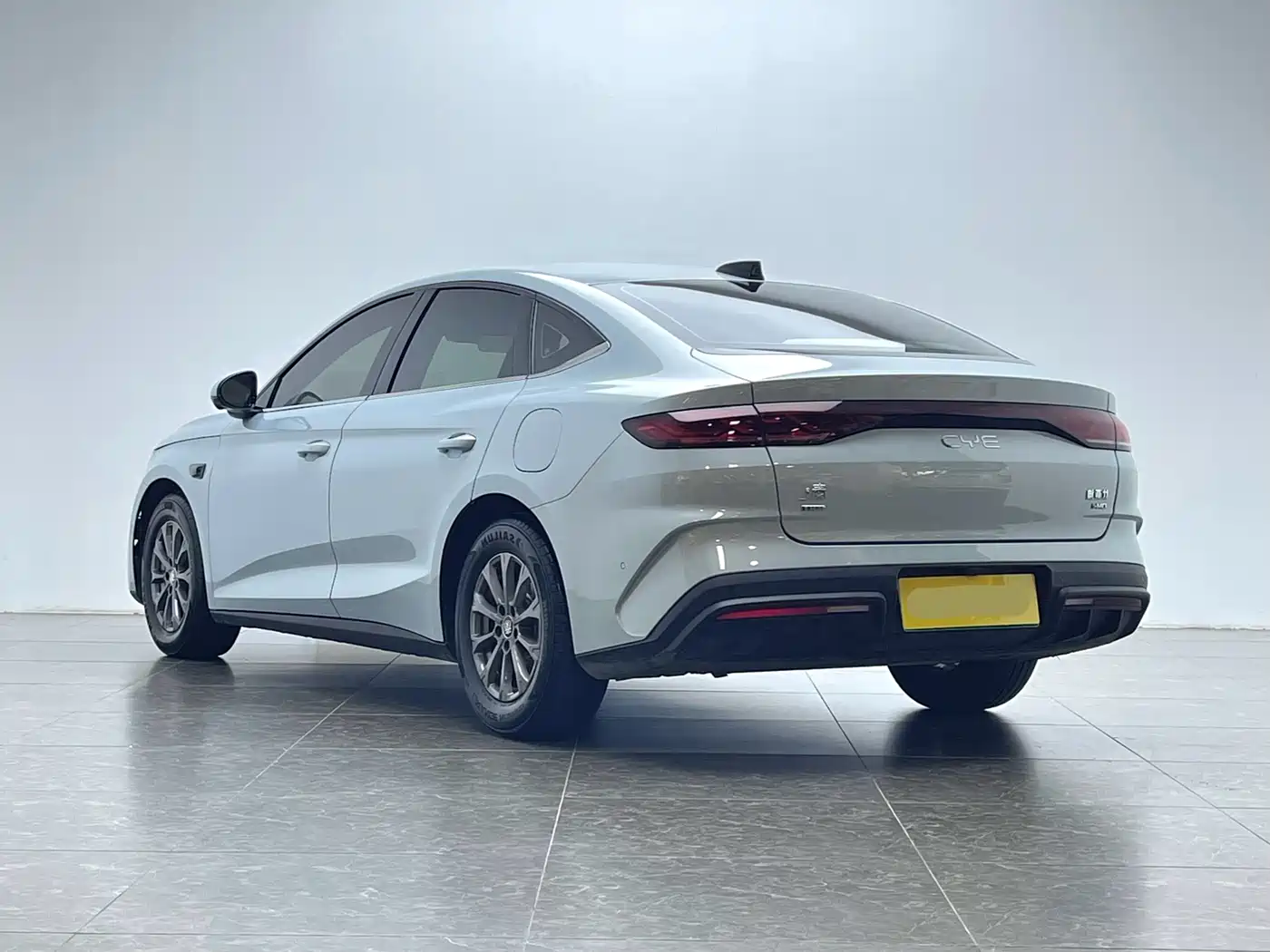 BYD Qin L 2025 DM-i Smart Drive Edition 80KM Leading фото 20