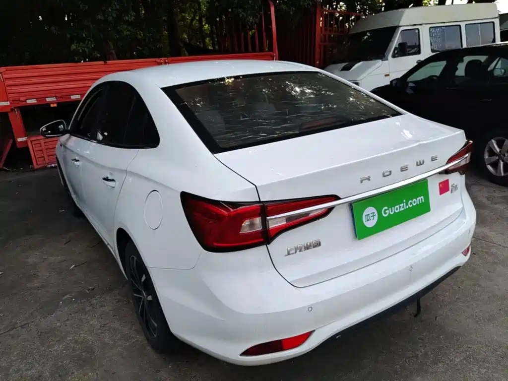 Фото 5 - Roewe i5