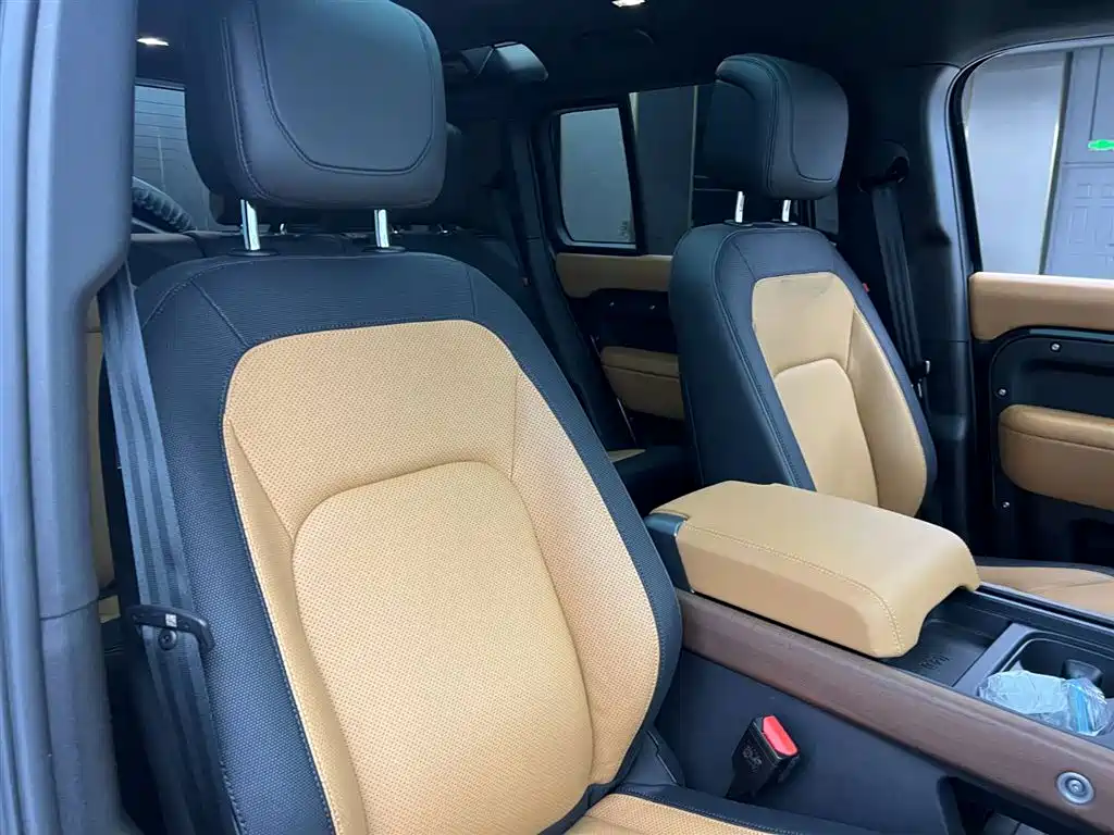Land Rover Defender 2024 110 3.0T P400 X-DYNAMIC HSE фото 25