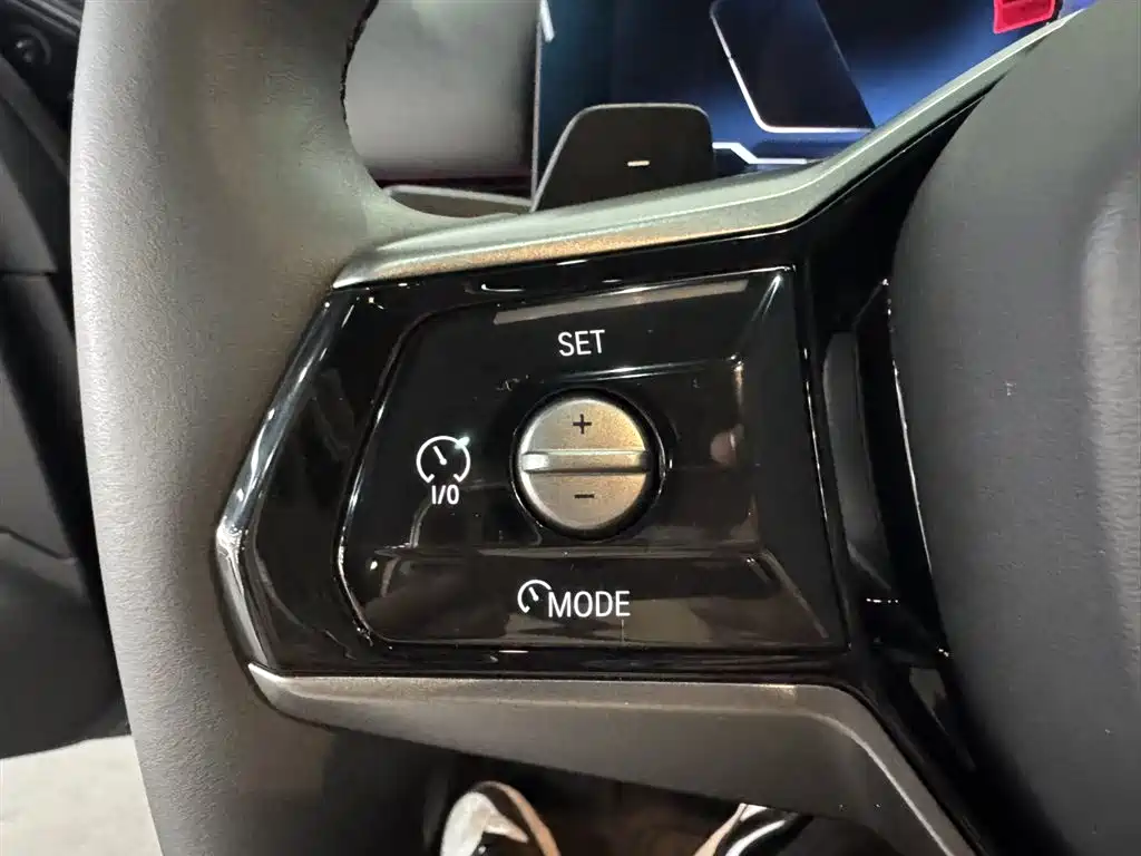 BMW 5 Series 2024 530Li Leading Model Luxury Package фото 11