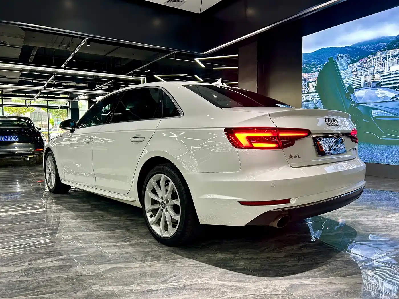 Фото 7 - Audi A4L