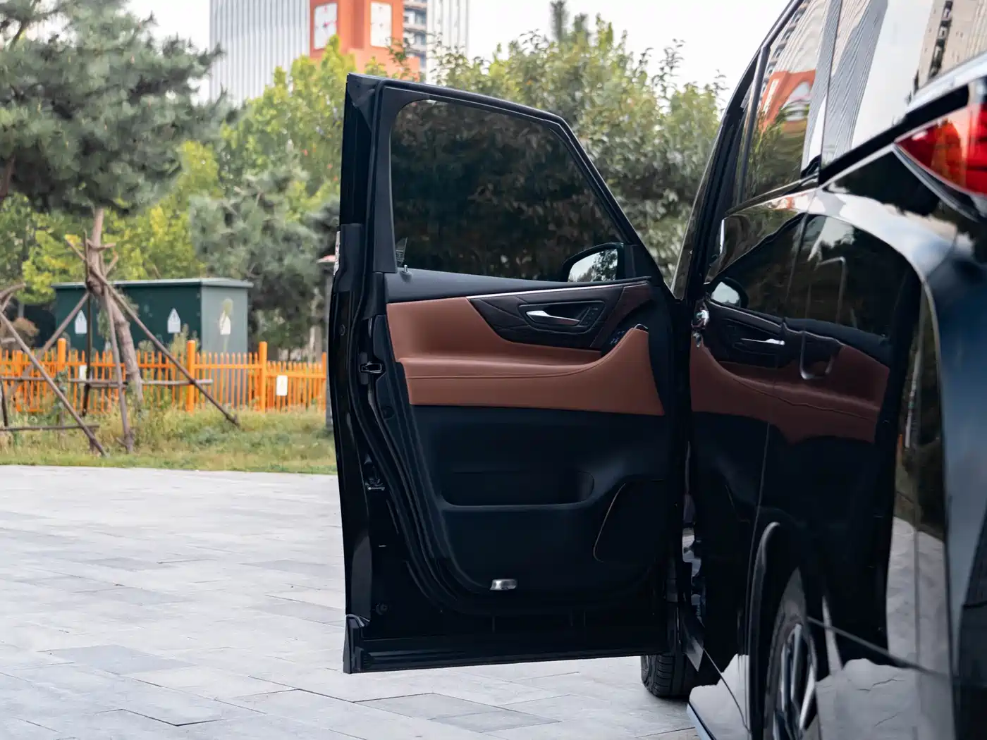 Toyota Alphard 2026 2025 Hybrid 2.5L Ultimate Gold Edition