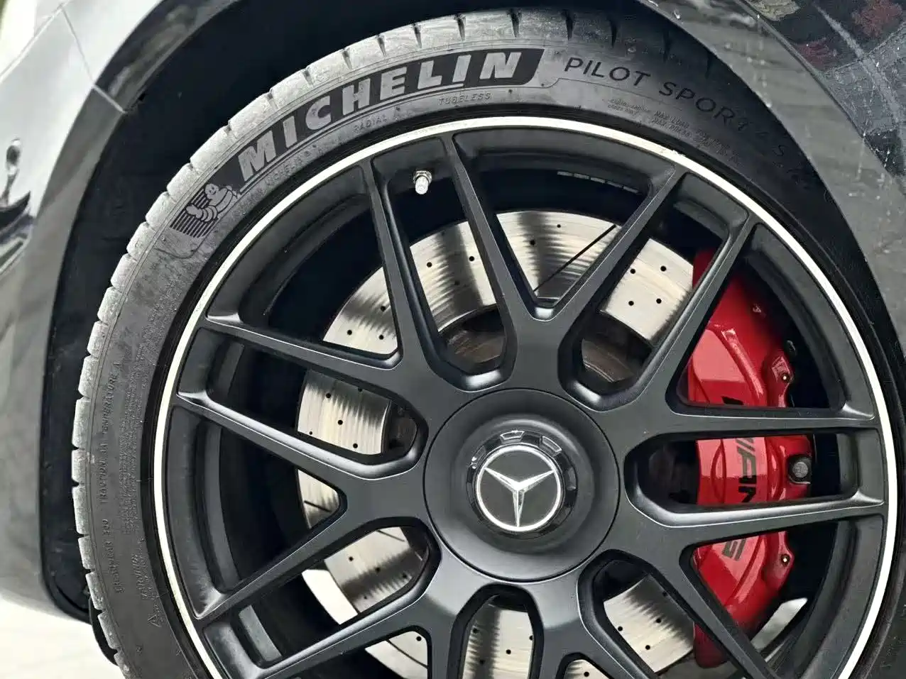 MERCEDES-BENZ E CLASS AMG