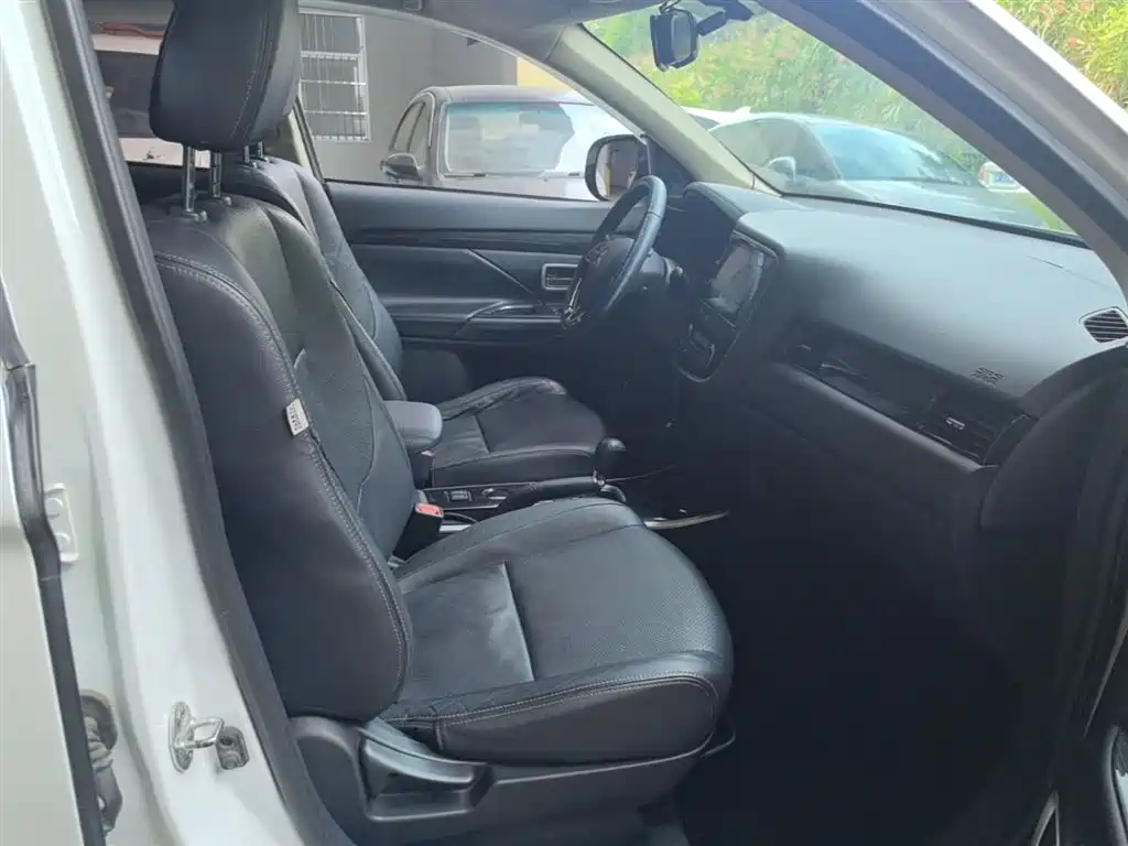 Mitsubishi Outlander 2017 2017 2.0L 2WD Glory 5-seater