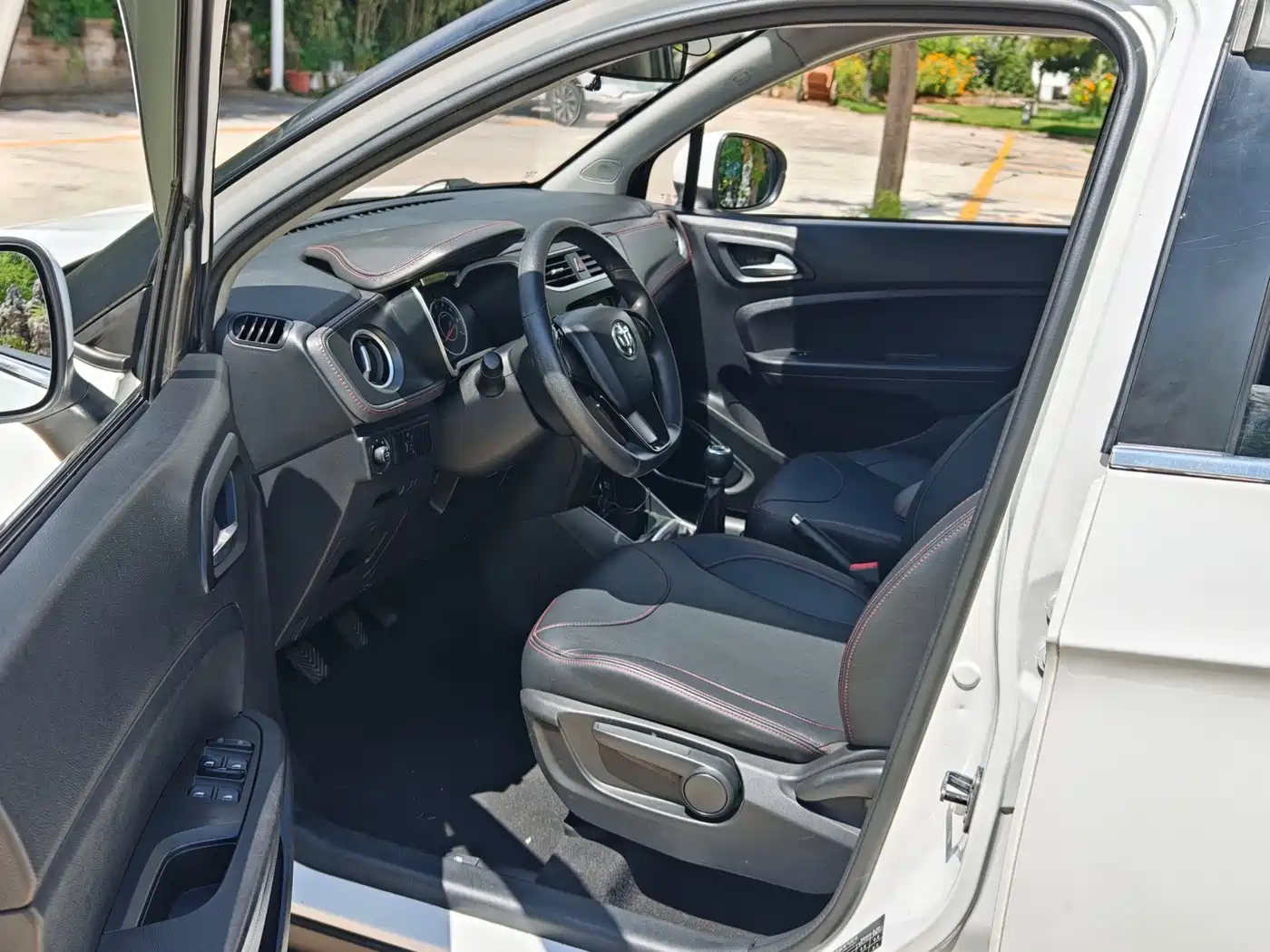 Zhonghua V3 2016 2016 1.5L Manual Comfort