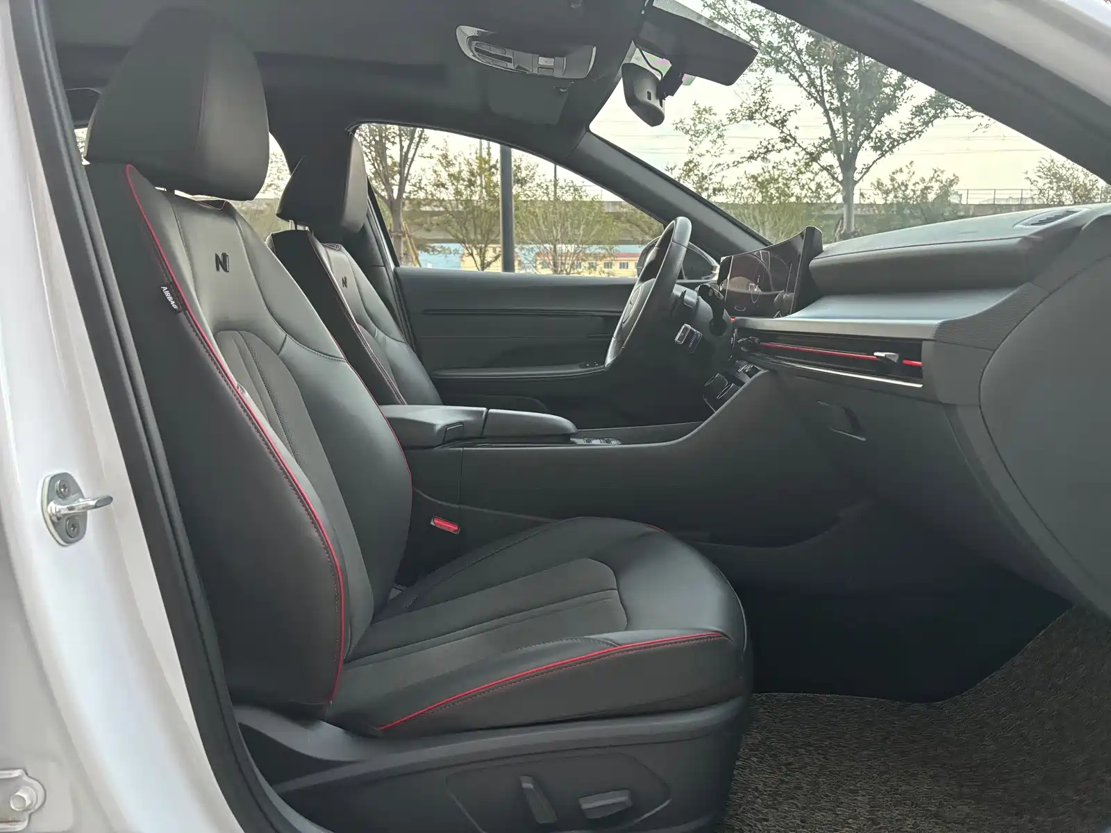 Фото 37 - Hyundai Sonata