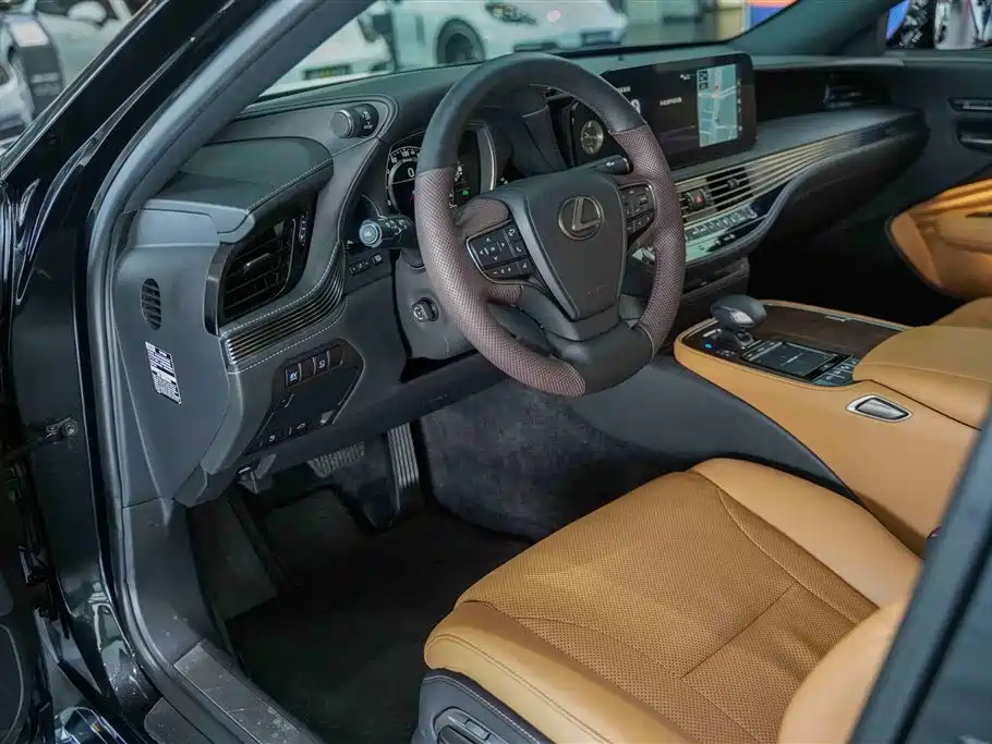 Lexus LS 2022 2021 500h Excellence Edition