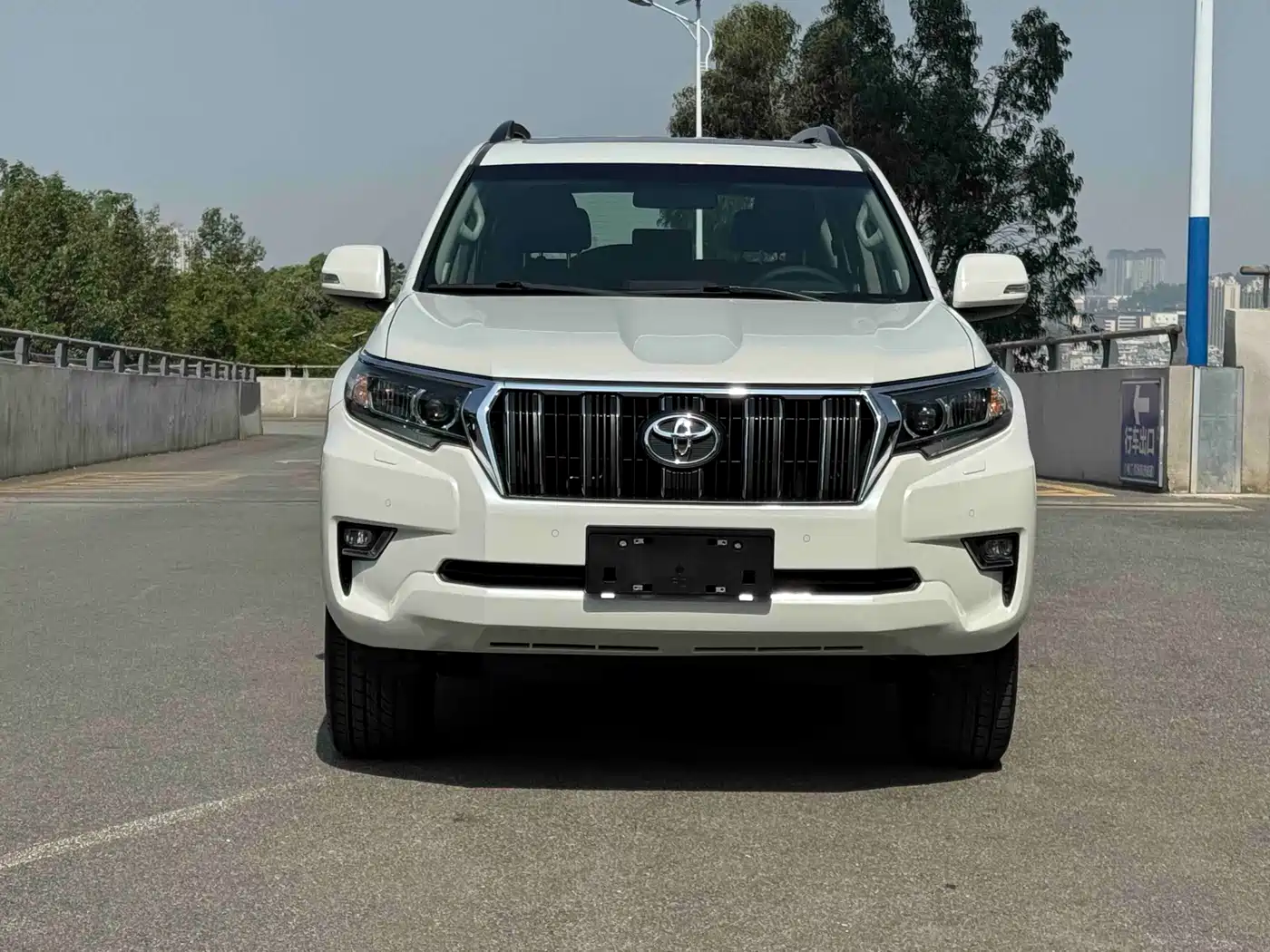 Toyota Prado 2018 3.5L Automatic TX-L Rear-mounted Spare Tire фото 2