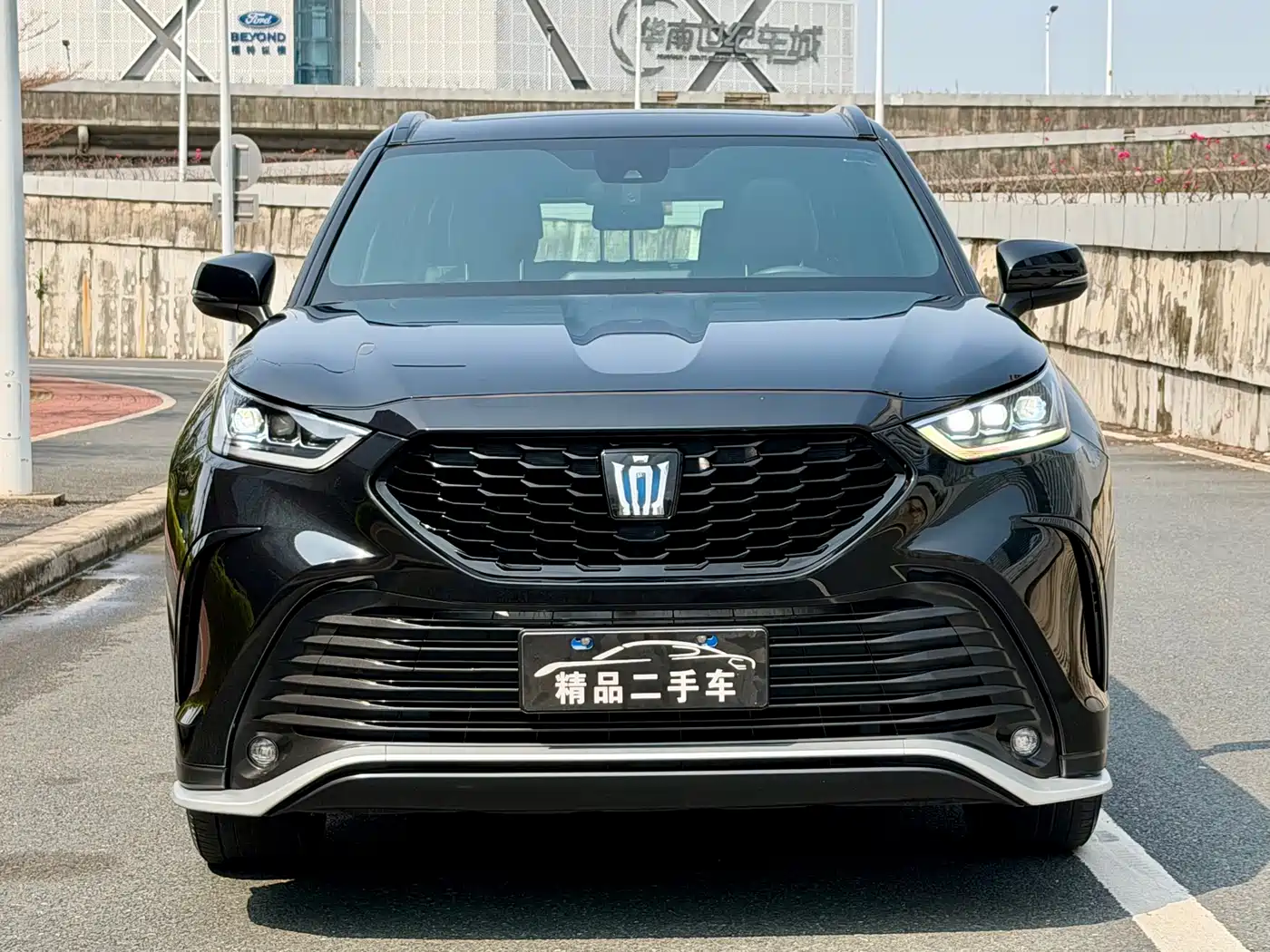 Toyota Crown Kluger 2024 2.5L HEV 4WD Luxury Edition фото 2