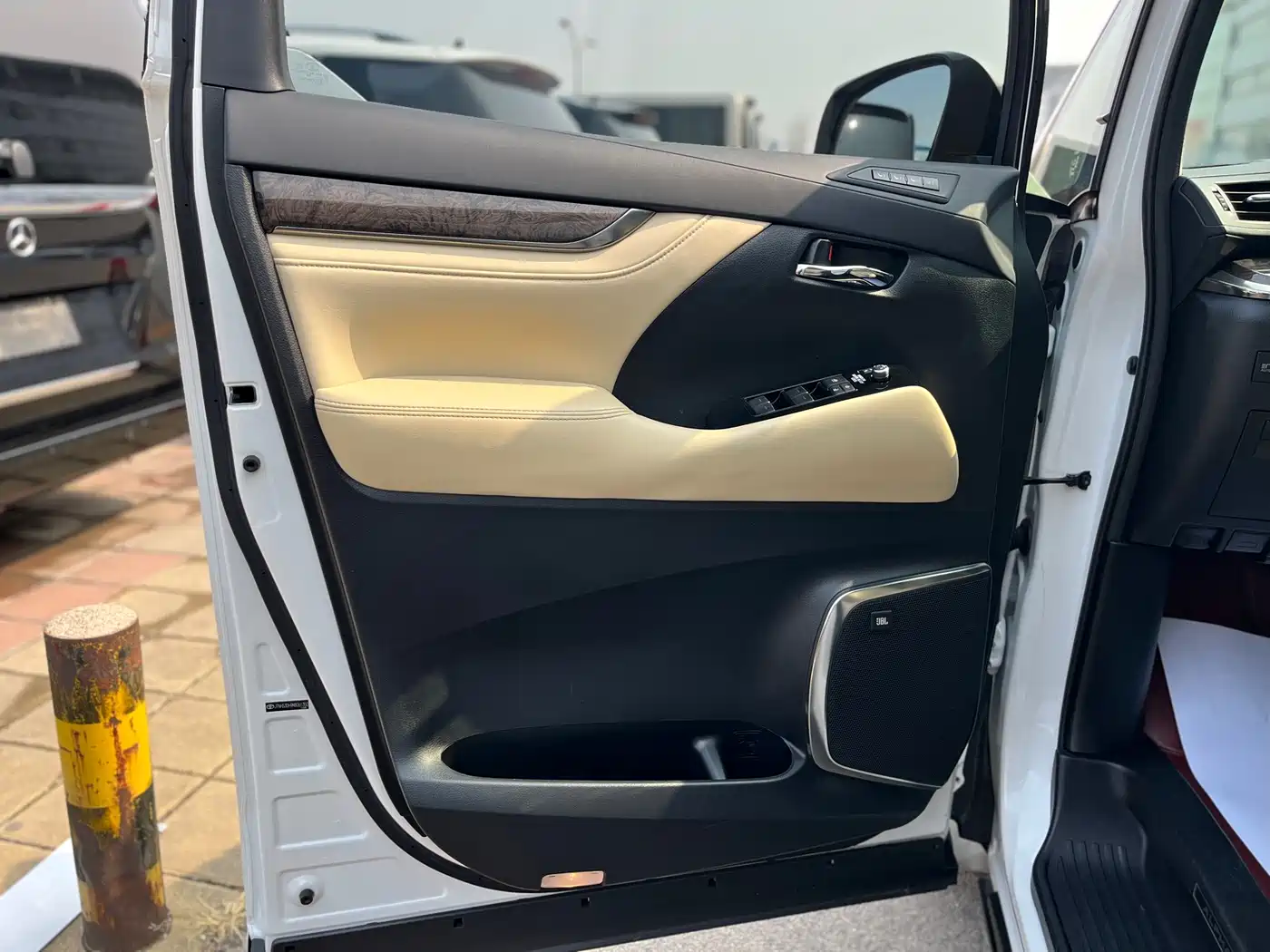 Toyota Alphard 2021 Hybrid 2.5L Premium фото 8