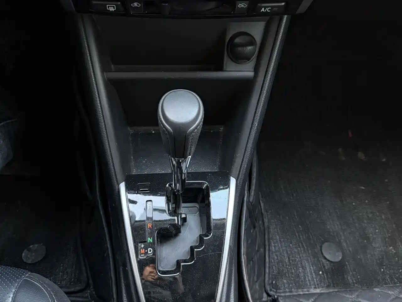 Toyota YARiS L Zhi Xuan 2022 Zhi Xuan X 1.5L CVT Luxury PLUS Edition фото 16