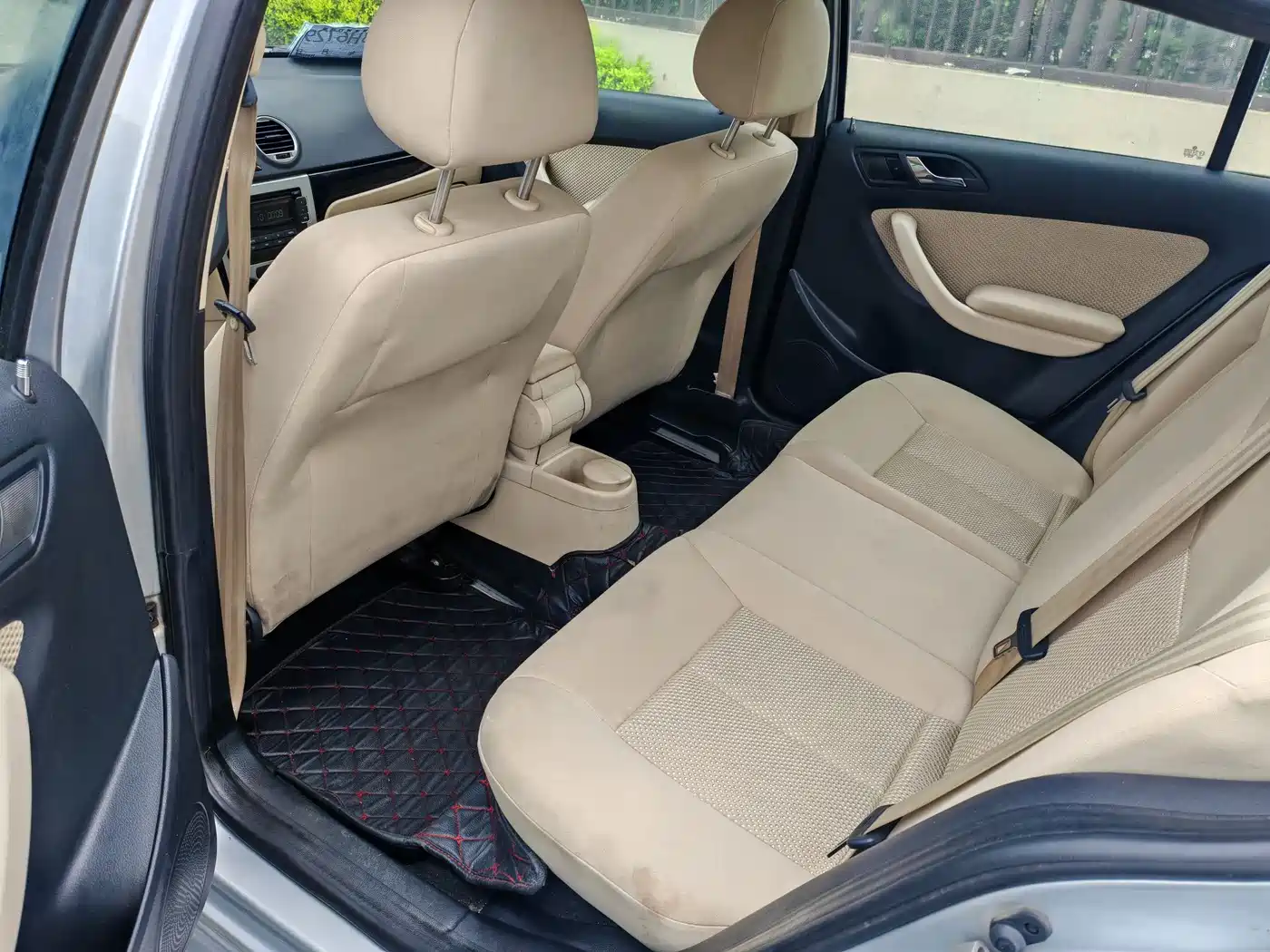 Volkswagen Lavida 2011 1.6L Manual Leisure Edition фото 7