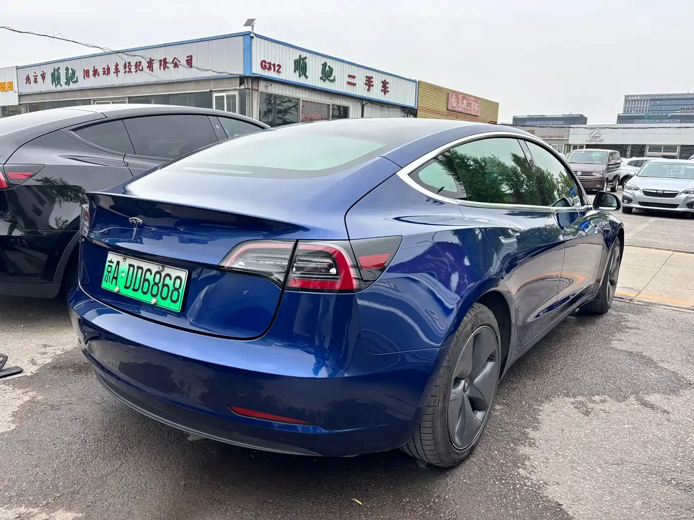 TESLA MODEL 3