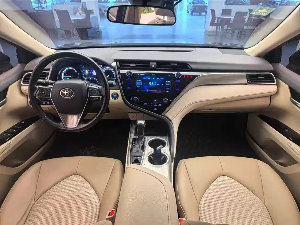 Toyota Camry 2019 Hybrid 2.5HG Luxury Edition China V фото 8