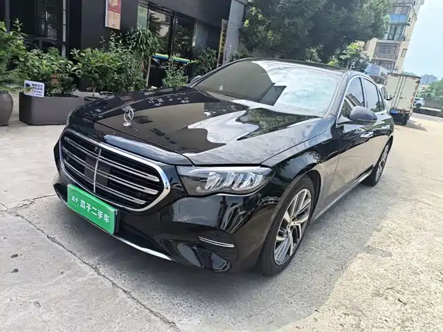 MERCEDES-BENZ E-CLASS 2025