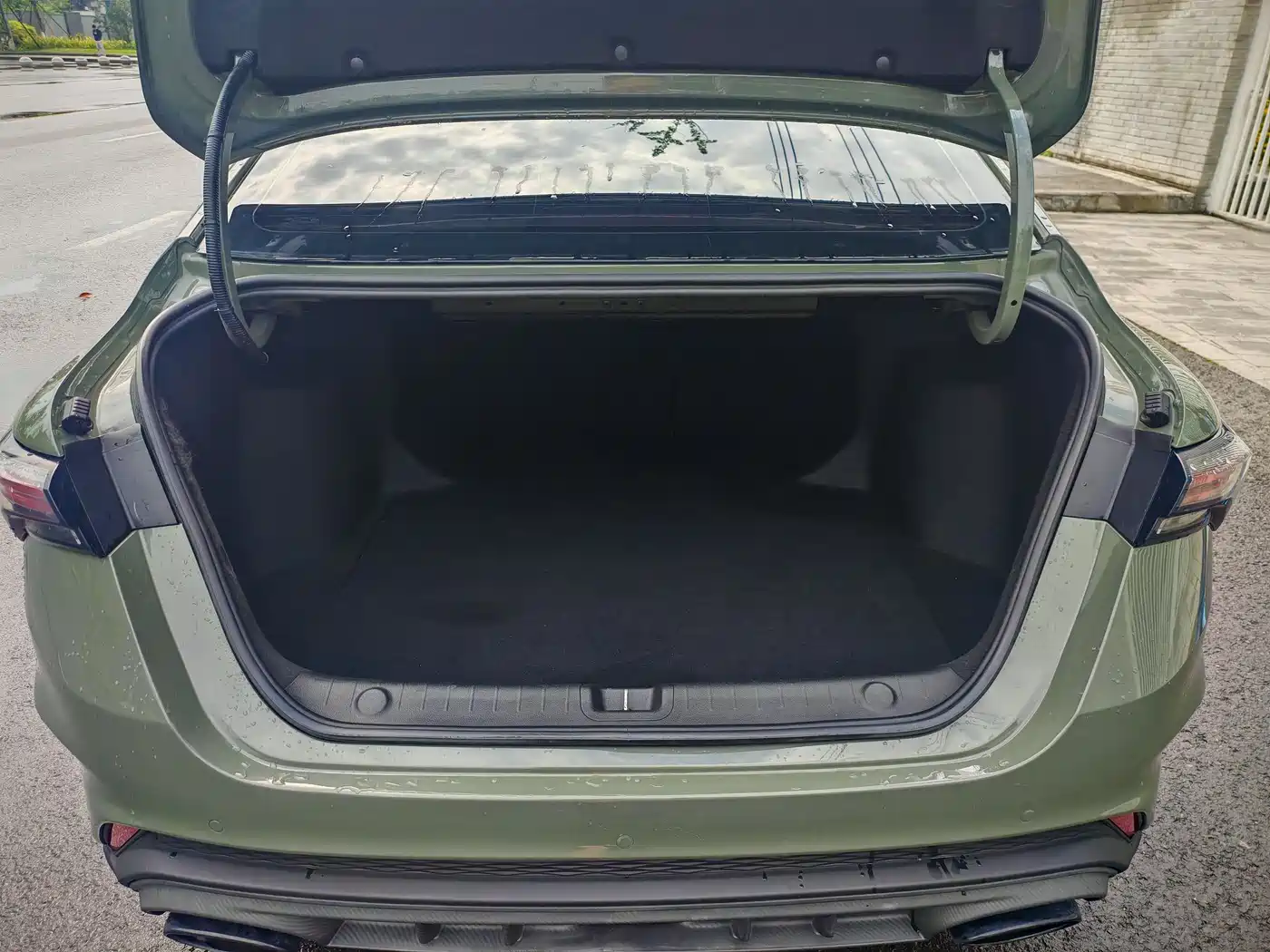 GEELY AUTOMOBILE BINRUI