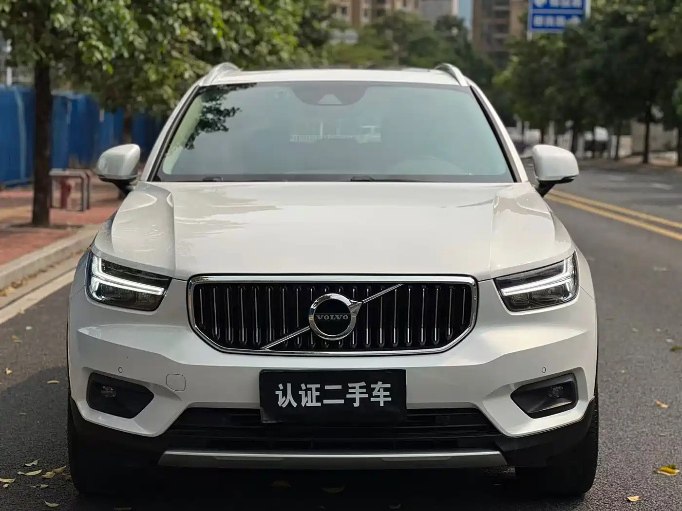 Фото 2 - Volvo XC40