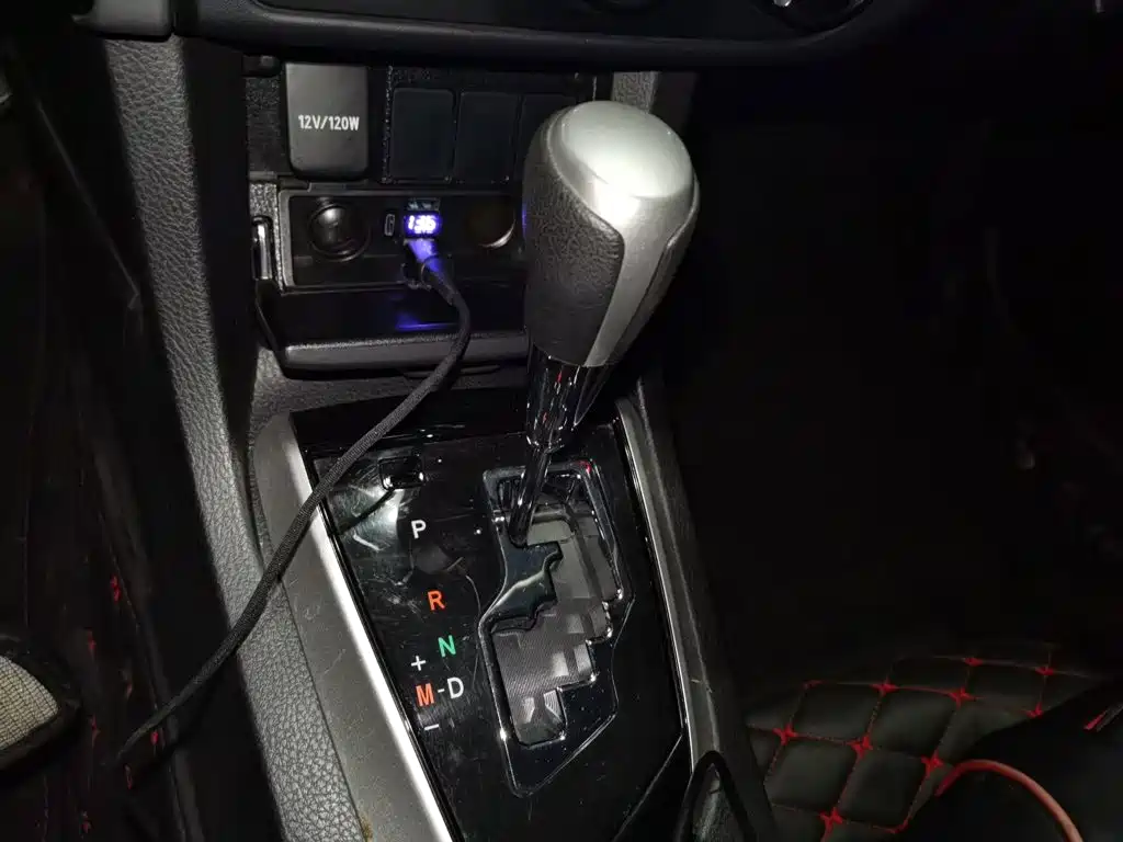 Photo 10 - Toyota Corolla