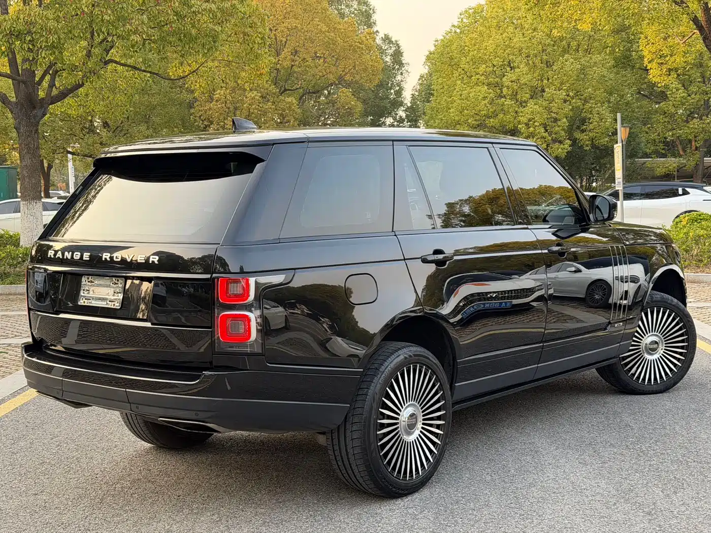 Land Rover Range Rover 2019 3.0 SC V6 Heritage Extended Edition фото 16