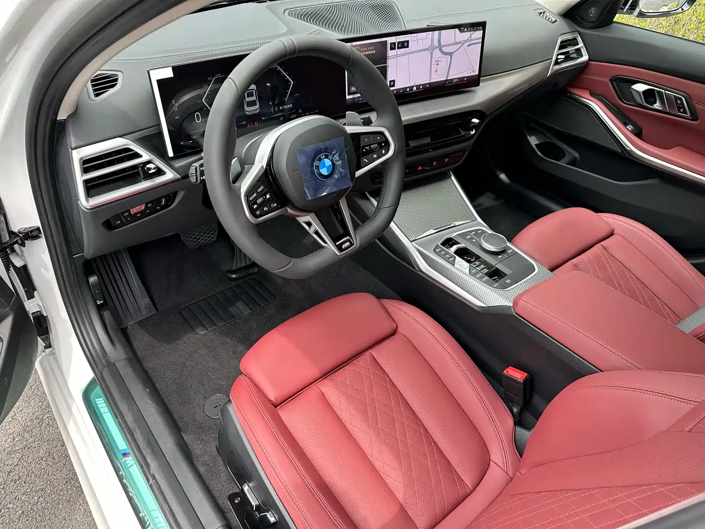 BMW 3 Series 2025 330Li M Sport Night Edition фото 4