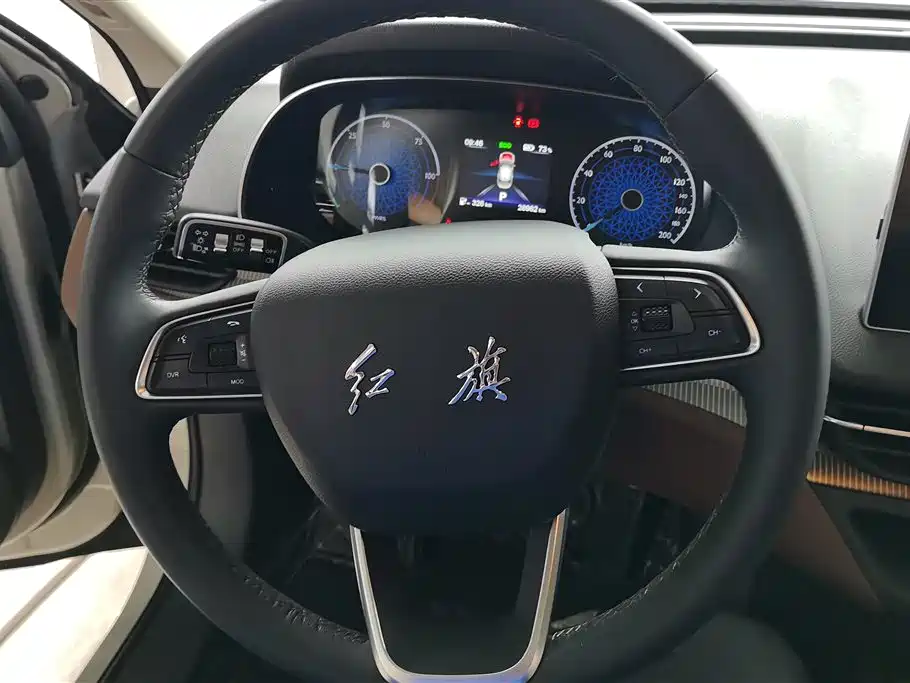 Hongqi E-QM5 2022 431km Charging Enjoyment Edition фото 15