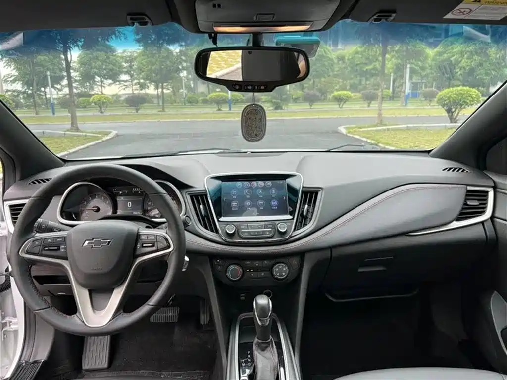Chevrolet Monza 2019 RS 330T Auto Smooth Edition China VI фото 4