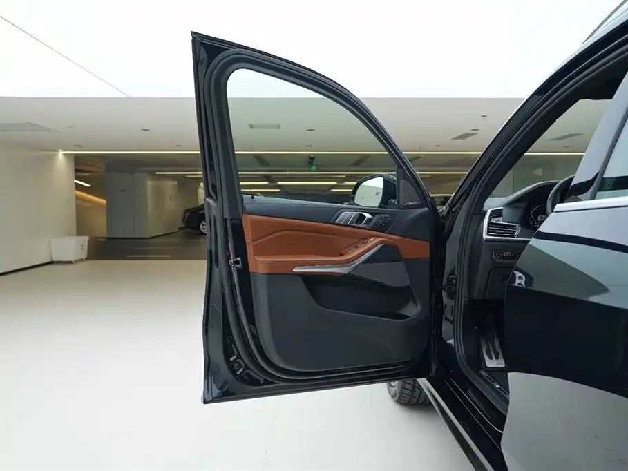 BMW X7 2022 xDrive40i Exclusive M Sport Package фото 16