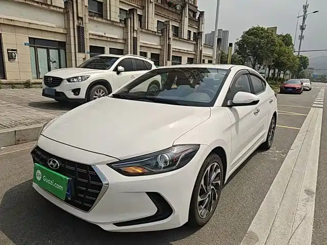 Hyundai Elantra 2020