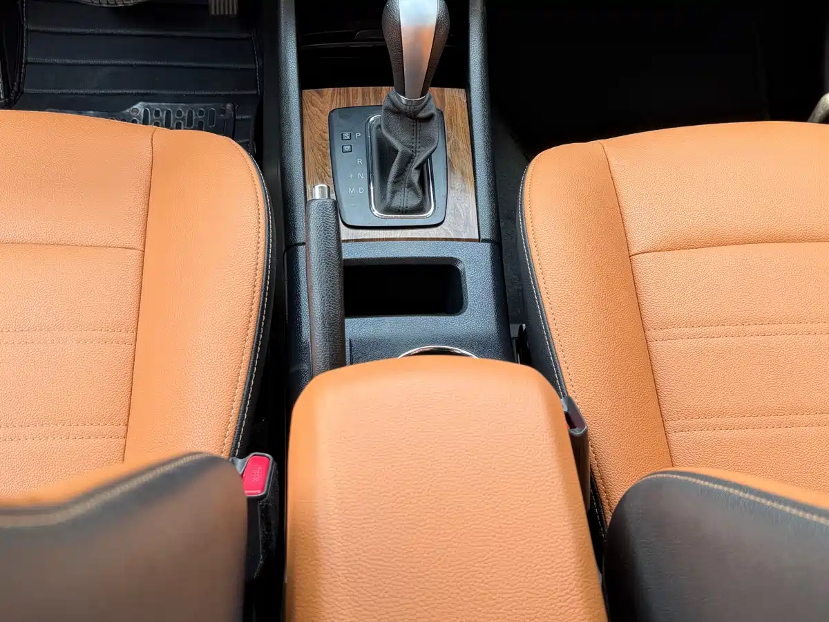 BAIC Weiwang S50 2017 2016 1.5T CVT Joy Elite