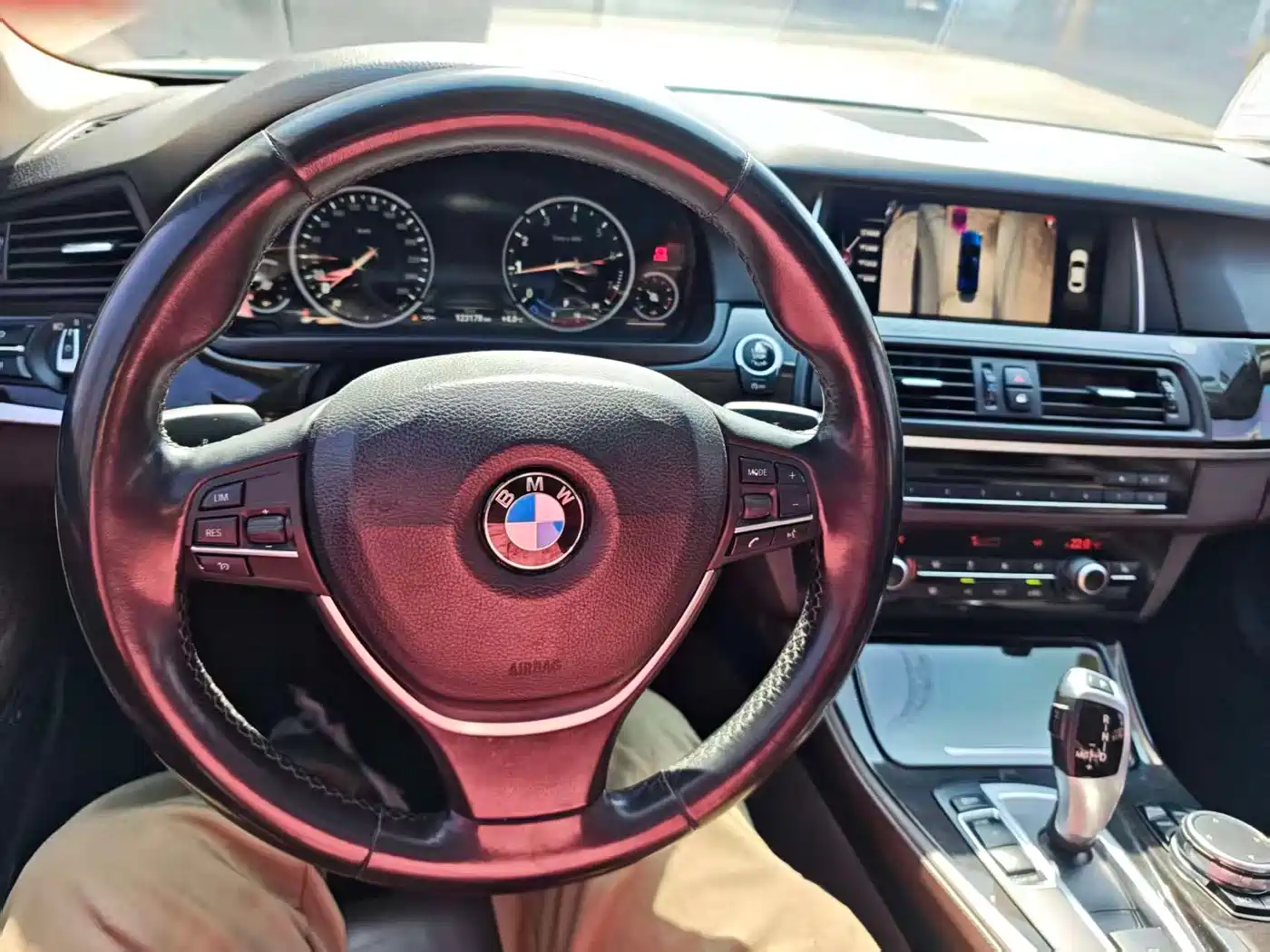 BMW 5 Series 2017 525Li Luxury Design Package фото 10