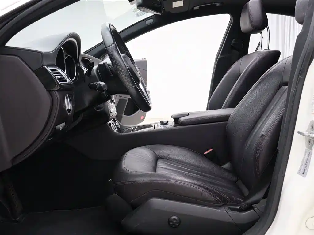 Mercedes-Benz CLS 2012 CLS 300 CGI фото 2