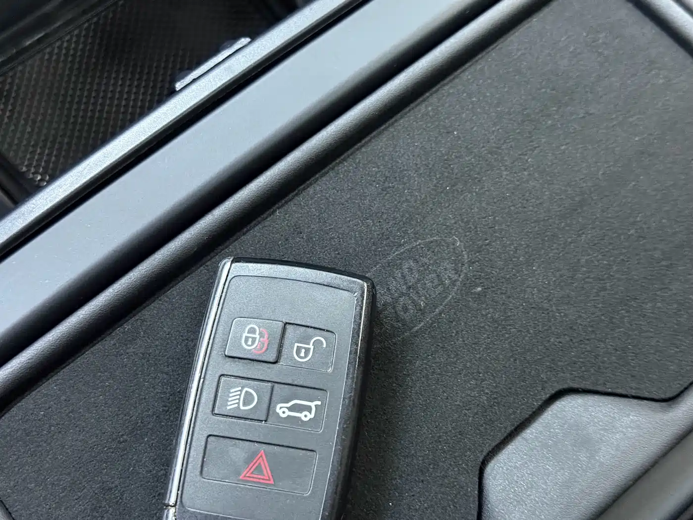 Land Rover Defender 2022 110 P400 X-DYNAMIC HSE фото 17